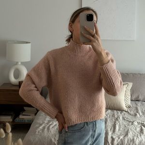 Pink Sweater - M